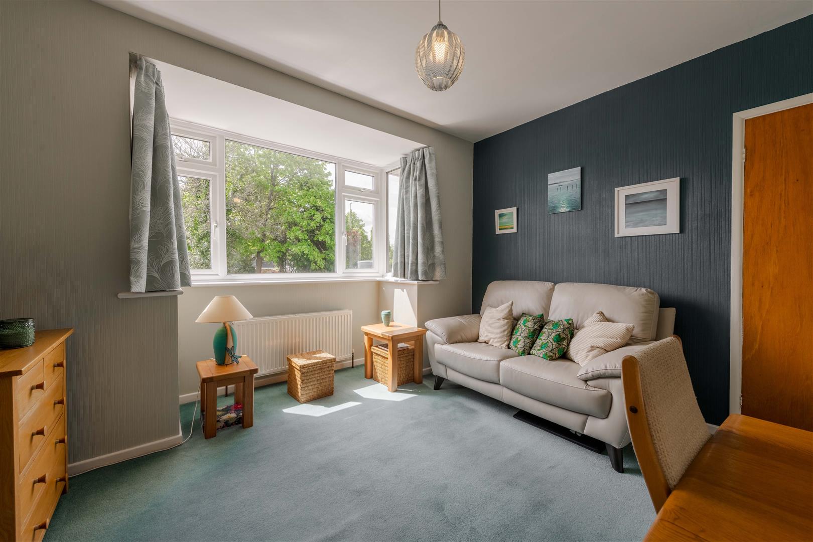 3 bed property in Wollescote Road, Stourbridge